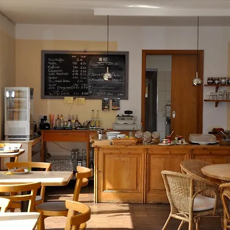 Gastezimmer Am Hof Gasthof *