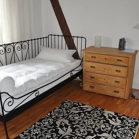 Gastezimmer Am Hof * Frankfurt am Main